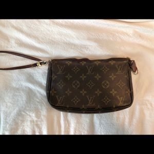 Louis Vuitton Monogram Pochette